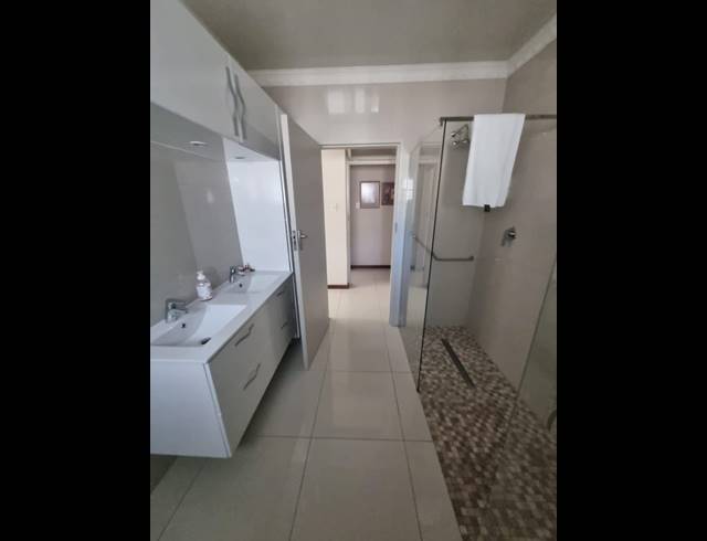 4 BEDROOM HOUSE FOR SALE IN MEER EN SEE